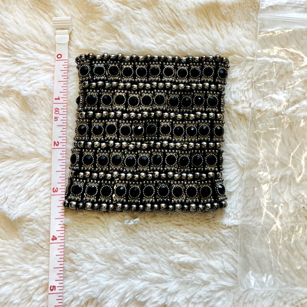 Black and Silver Beaded Wrist Bracelet